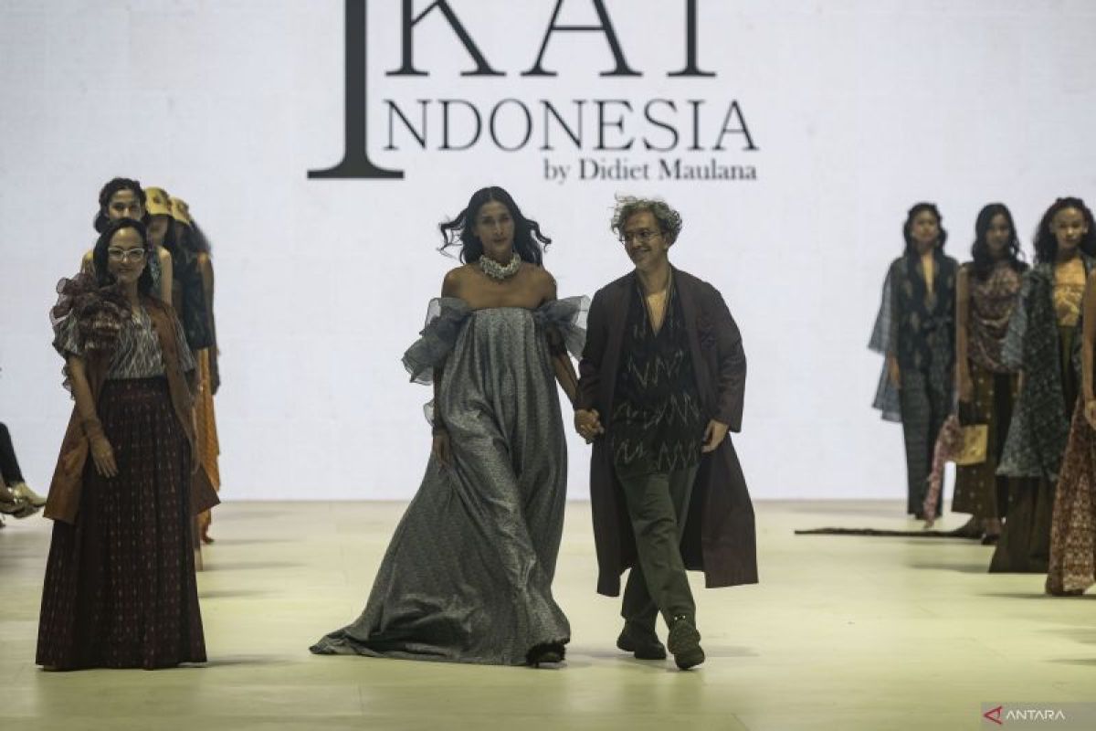 Jakarta Fashion Week 2025 digelar hingga 27 Oktober 2024